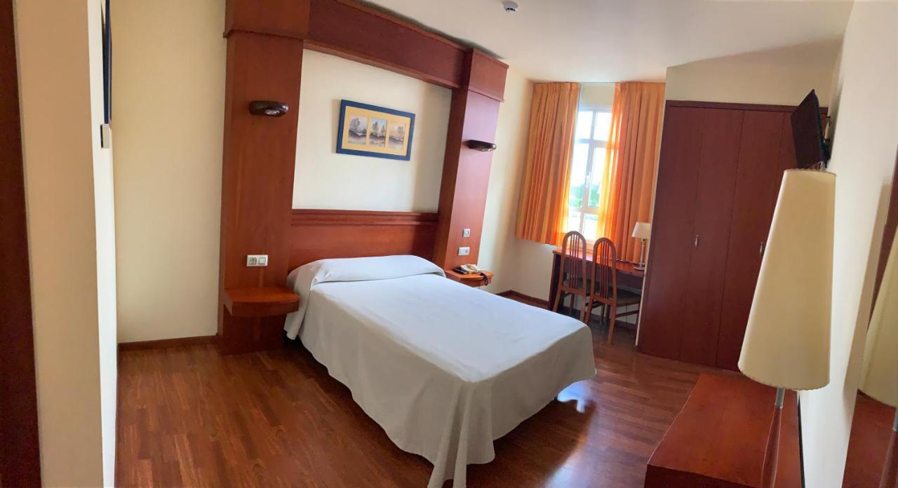 Hotel Barreiro Leira エクステリア 写真